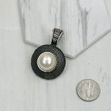 PDO-0727-03                             Silver metal with cream pearl beads Pendent