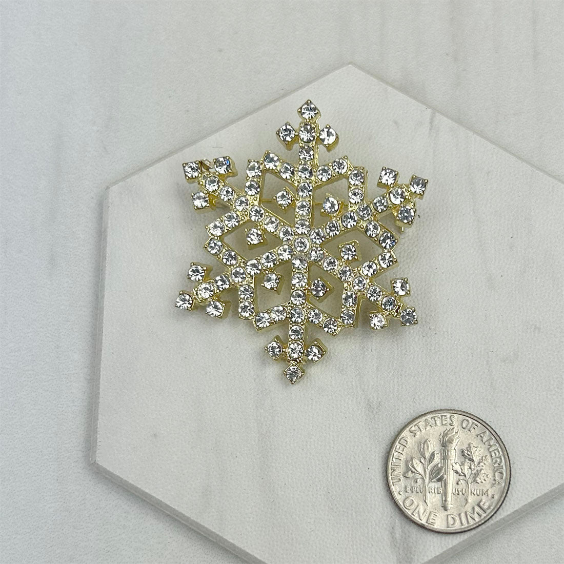 BC151015-01GD          Golden snowflake brooch