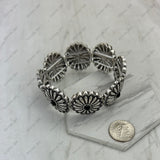 BRY251124-01-BLUE            Silver metal with blue oval stone stretchy Bracelet