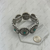 BRY251124-01-BLUE            Silver metal with blue oval stone stretchy Bracelet