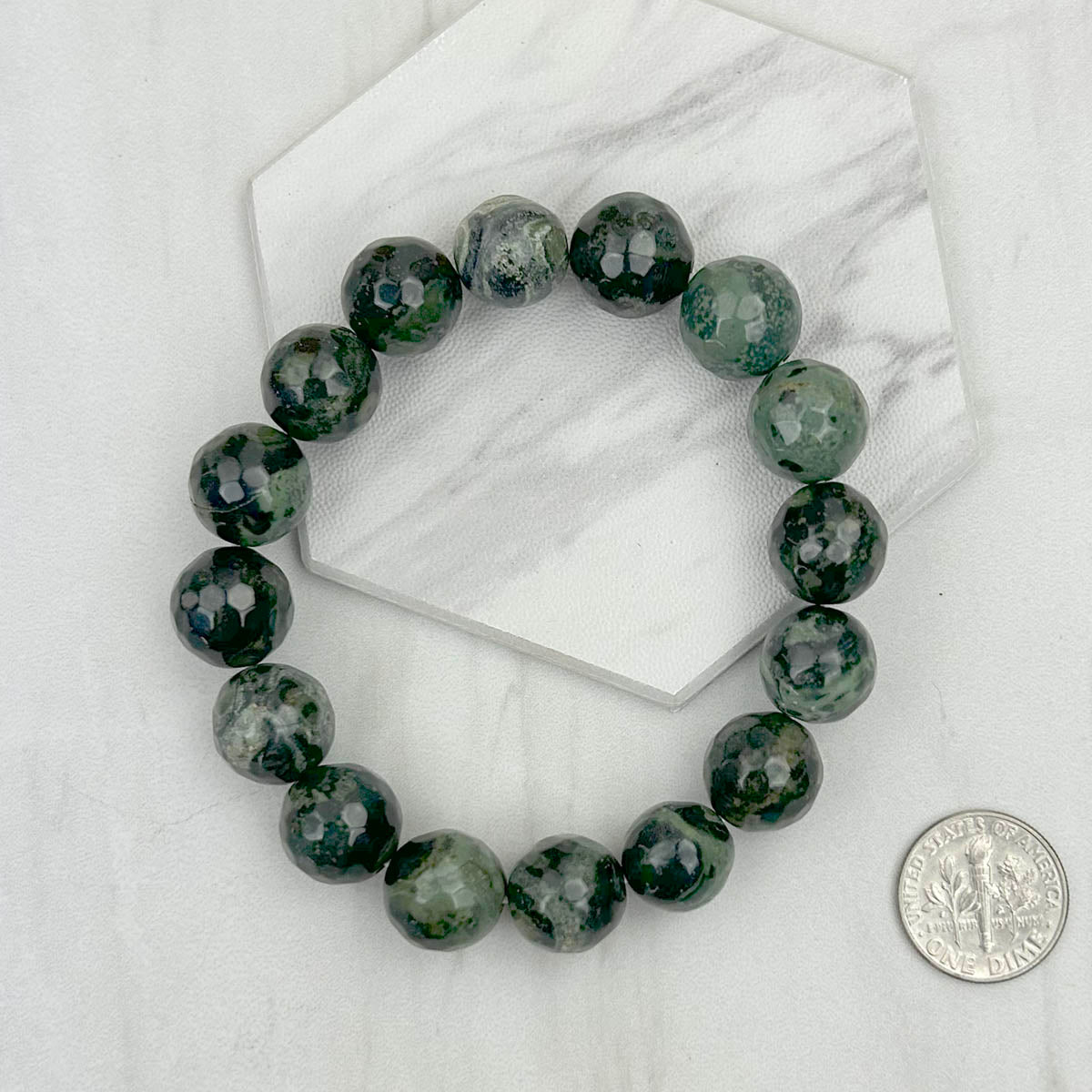 BRZ230905-07                     Dark green face cut agate beads Bracelet.