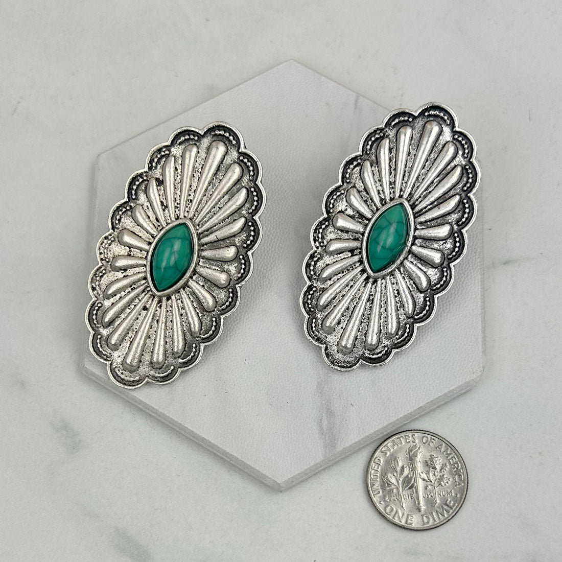 ER220430-03-GREEN                     Silver oval metal with green stone Earrings