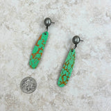 ERZ230405-04      Silver with green stone teardrop Earrings